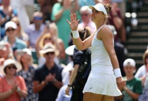 0710_wimbledon_acena_triste_capa757