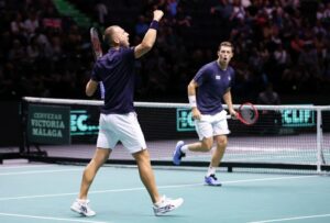 evans_skupski_comemoram_davis_800_int