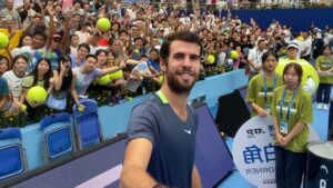 khachanov-zhuhai-2023-fans