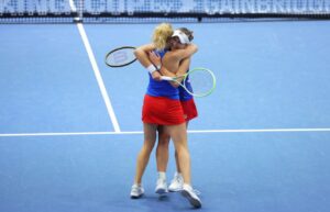 krejcikova_siniakova_bjk_abraço_800_int