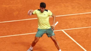 carlos-alcaraz-alexander-shevchenko-mutua-madrid-open-2024.jpg