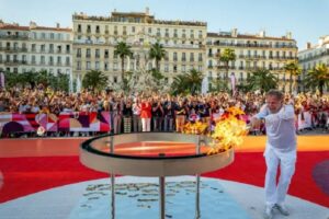 llama-olimpica-cannes-1