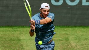 struff-halle-2024-backhand