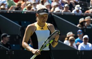 wozniacki_ajusta_raquete_badhomburg