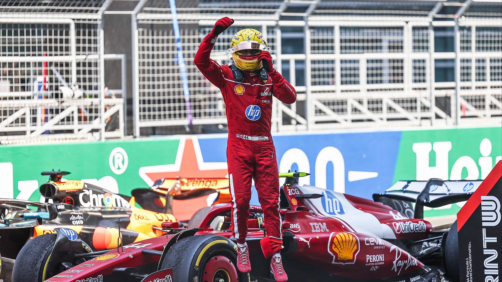 F1: Lewis Hamilton con Ferrari gana la carrera al sprint del GP de ...
