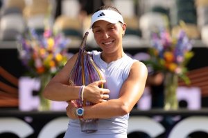 gettyimages_pegula_charleston-2