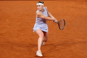 svitolina_rouen_back_saibro-1024x683