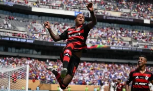 CR-Flamengo-v-Chelsea-FC-Group-D-FIFA-Club-World-Cup-2025 (1)