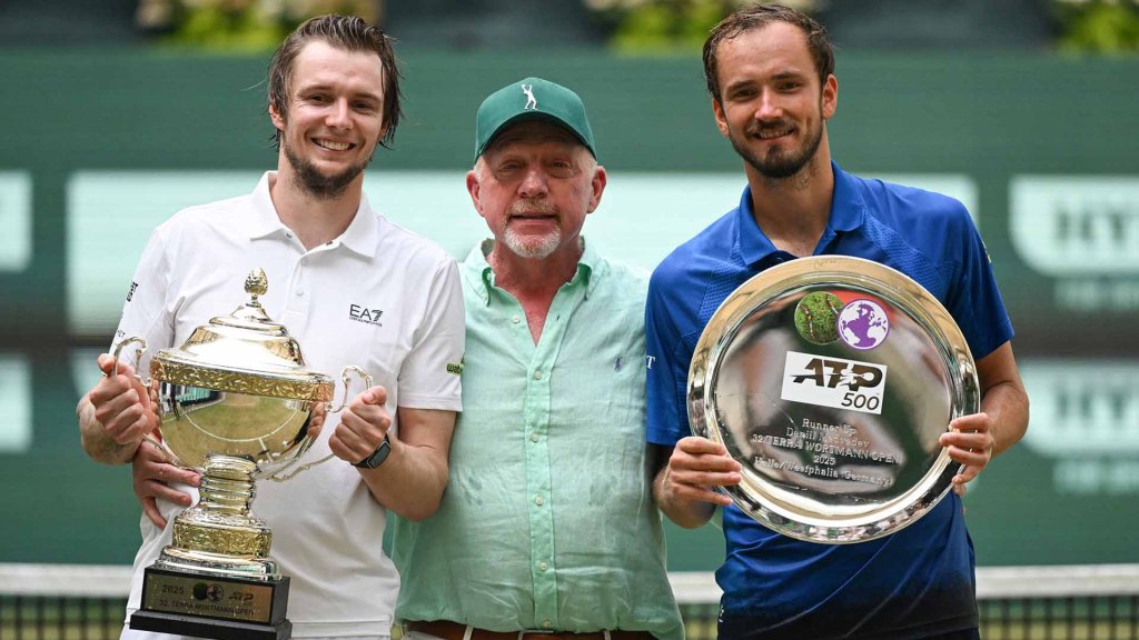 bublik-becker-medvedev-halle-2025-trophy