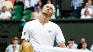 Zverev-sigue-caida-libre-despide-Wimbledon-Rinderknech