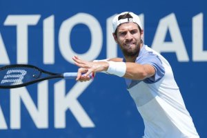 khachanov_toronto_fore-1084x723