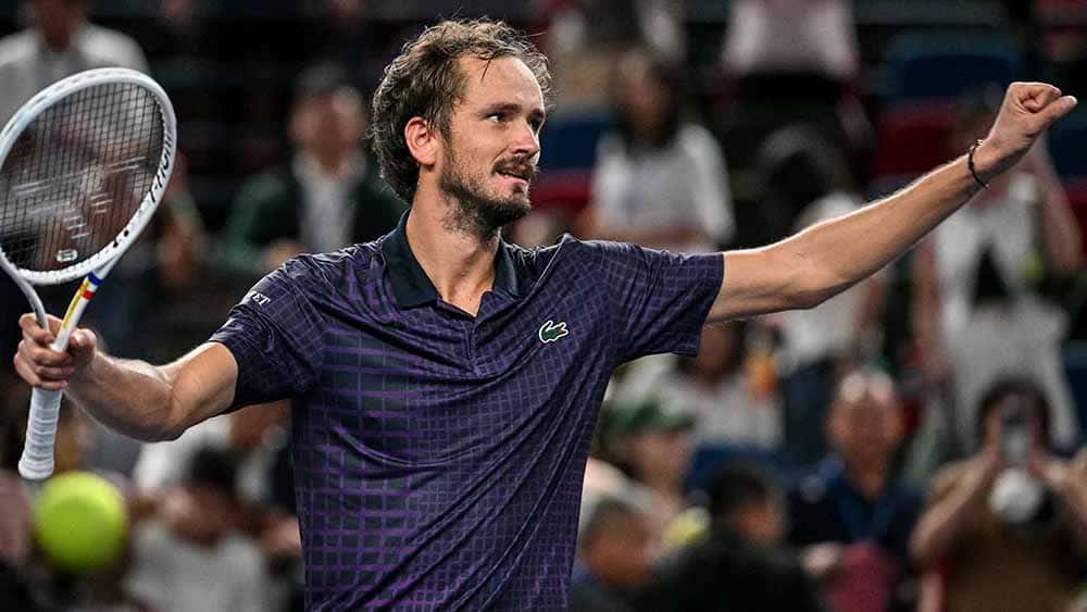 medvedev-shanghai-2025-r4-1