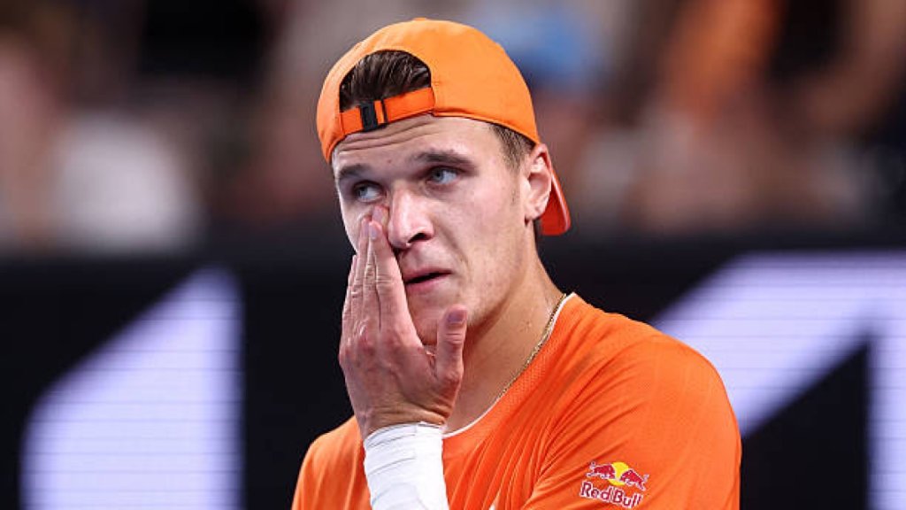 jakub-mensik-explica-baja-open-australia-2026