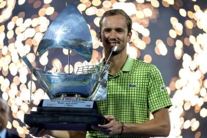 gettyimages-medvedev-champions-dubai-1