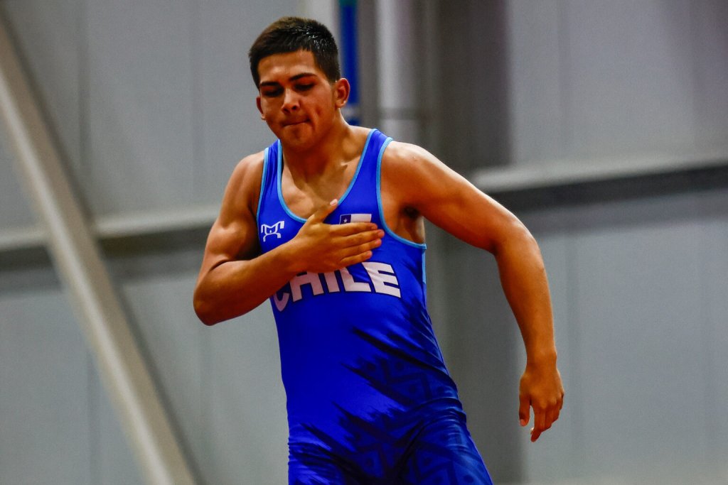 Angel-Lagos-vs.-Peru-Lucha-Grecorromana-80-Kg.-_-Credito-Mauricio-Palma-COCH1.jpg-1536x1024