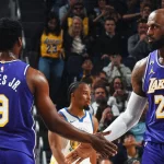 NBA: Noche histórica con la primera asistencia de un hijo a su padre