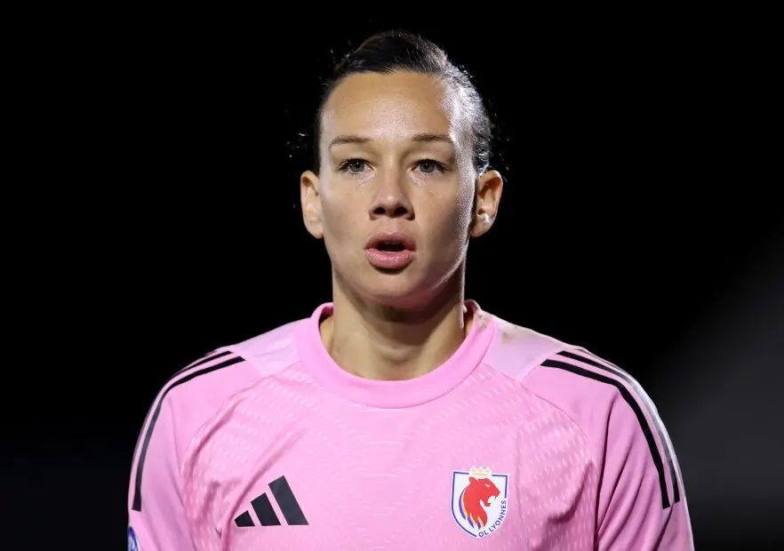 christiane-endler-arsenal-fc-v-ol-lyonnes-uefa-womens-champions-league-2025-26-league-phase-md1-Justin-Setterfield-Getty-Images.jpg