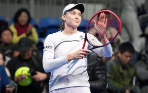 gettyimages-elena-rybakina-tokio-2